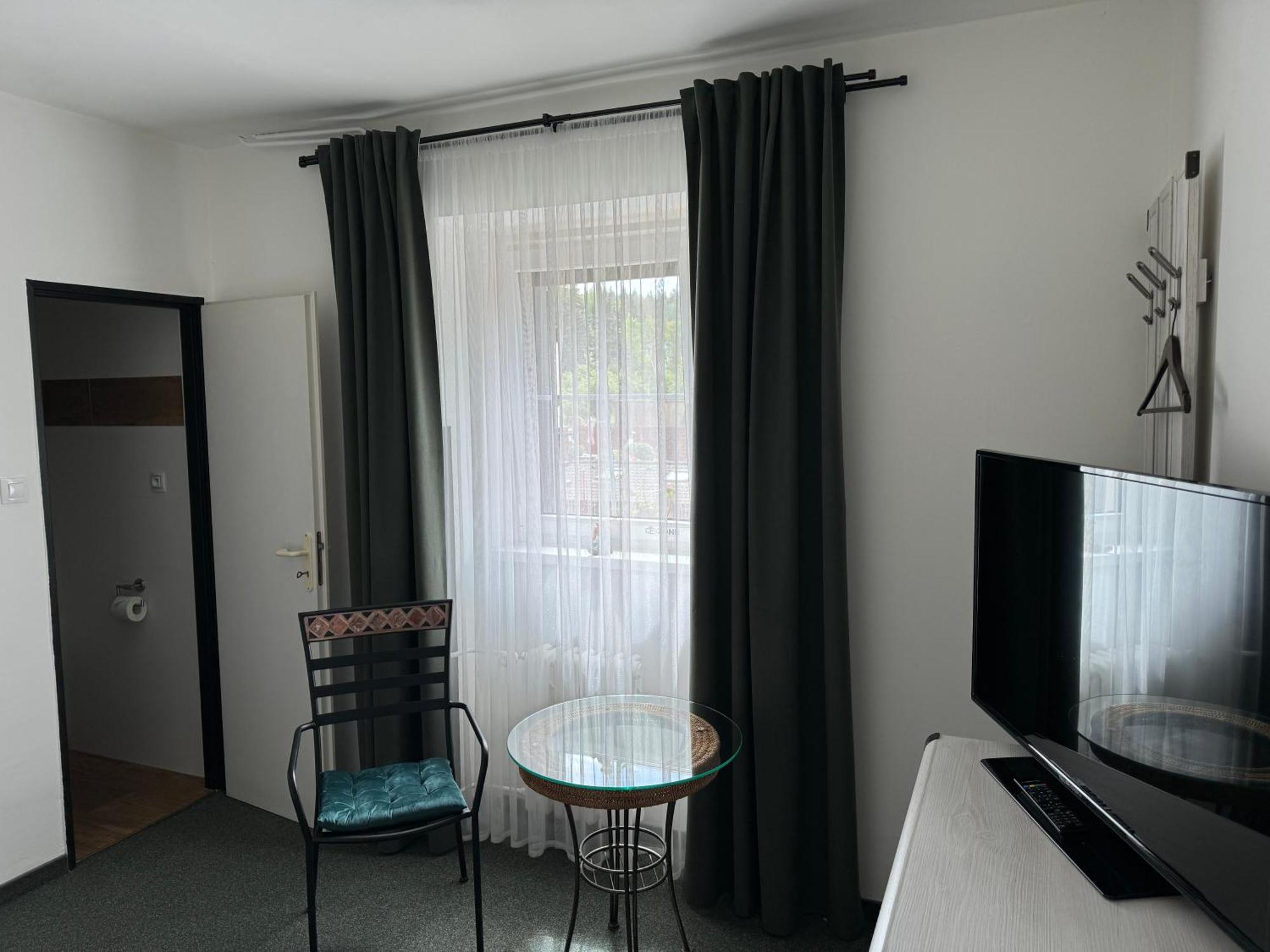 Pension U Draka Karlovy Vary Ngoại thất bức ảnh